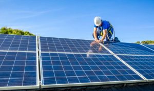 Installation et mise en production des panneaux solaires photovoltaïques à Arnage